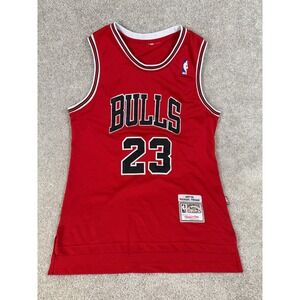 Mitchell Ness Michael Jordan Chicago Bulls 23 Hardwood Classics Jersey Red